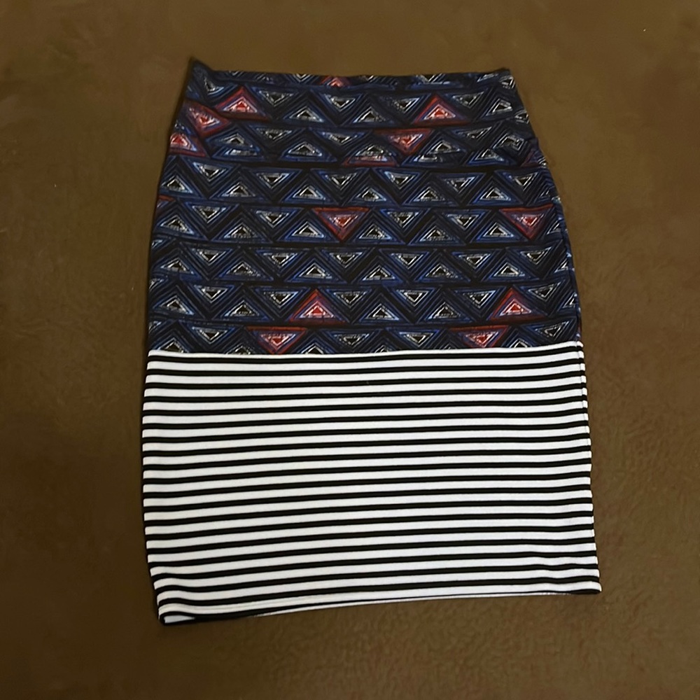 Lularoe XL Cassie skirt with Aztec print on top